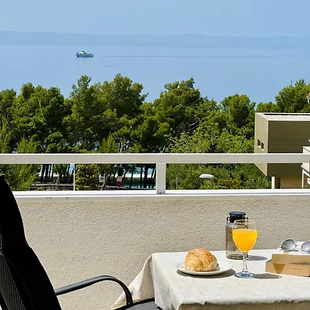Daire Penthouse With Sea View Makarska