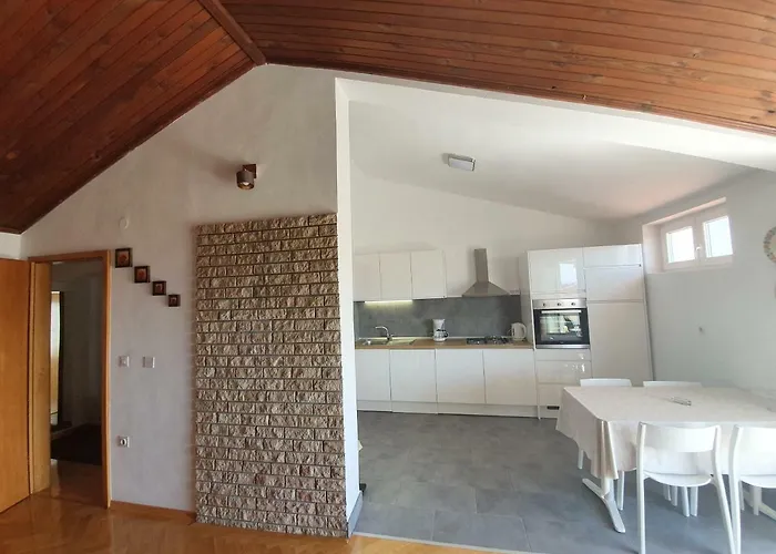 Penthouse With Sea View ماكارسكا